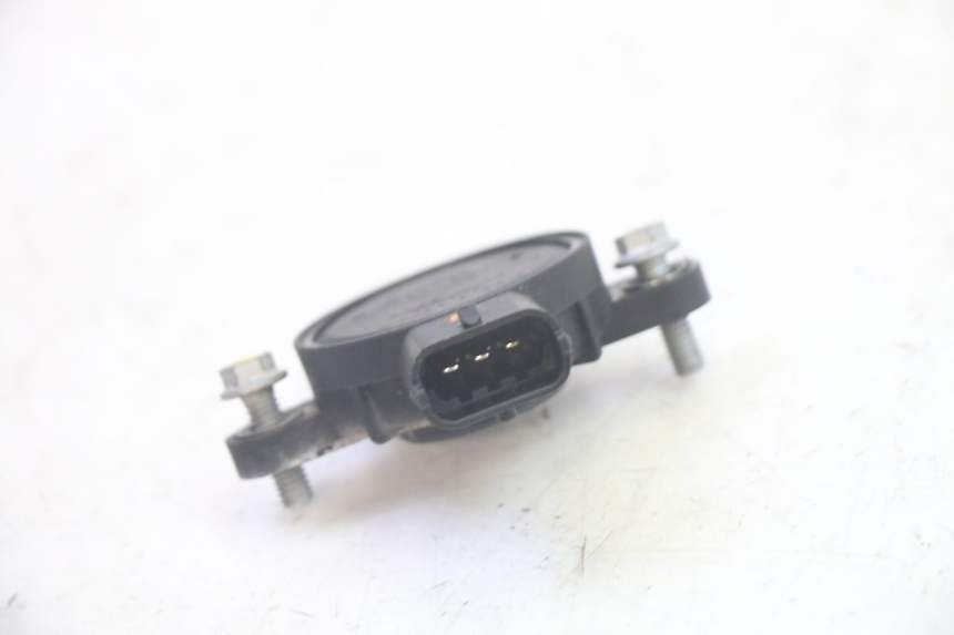 photo de ROLL LOCK POSITION SENSOR PIAGGIO MP3 RL 250 (2007 - 2010) - Technical close-up
