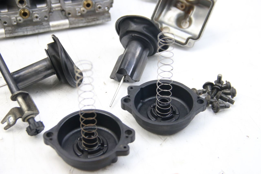 photo de CARBURETOR YAMAHA FZS FAZER 600 (2001 - 2003)