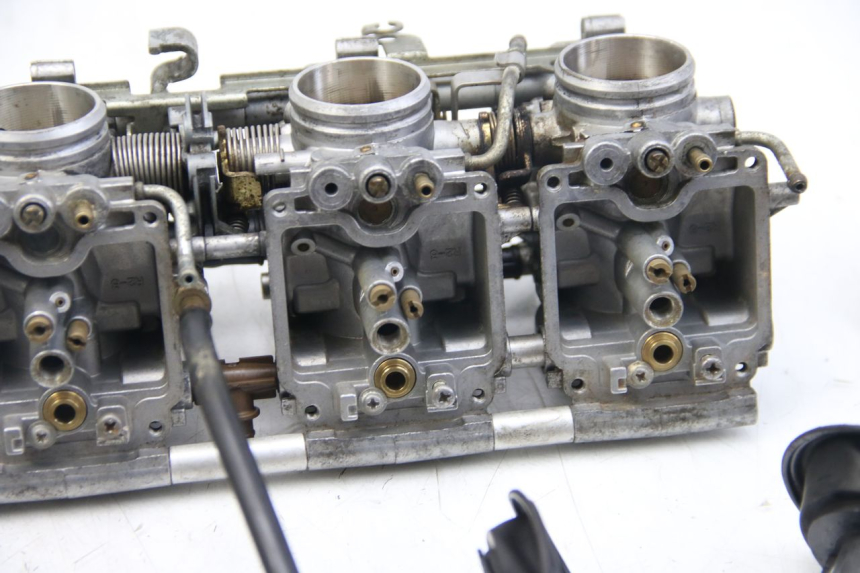 photo de CARBURETOR YAMAHA FZS FAZER 600 (2001 - 2003)