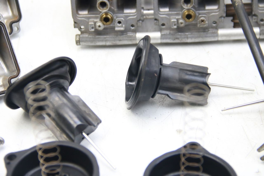 photo de CARBURETOR YAMAHA FZS FAZER 600 (2001 - 2003)