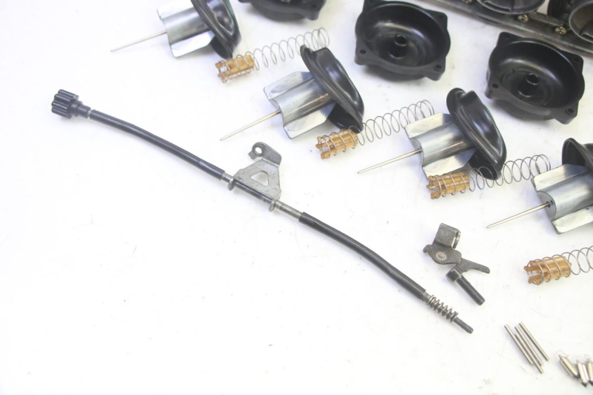 photo de CARBURETOR KAWASAKI GPZ RX 1000 (1986 - 1988) - Detailed visual inspection