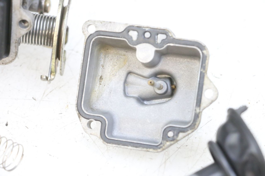 photo de CARBURETOR PEUGEOT KISBEE 4T 50 (2010 - 2017) - Detailed visual inspection