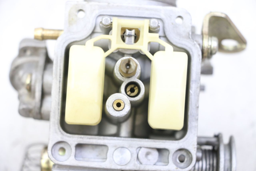 photo de CARBURETOR VONROAD YIBEN 125 (2006 - 2010) - Detailed visual inspection