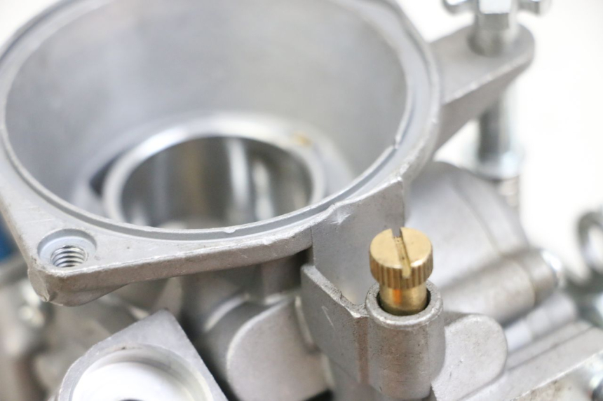 photo de CARBURETOR YAMAHA YP MAJESTY 125 (2002 - 2006) - High-resolution close-up