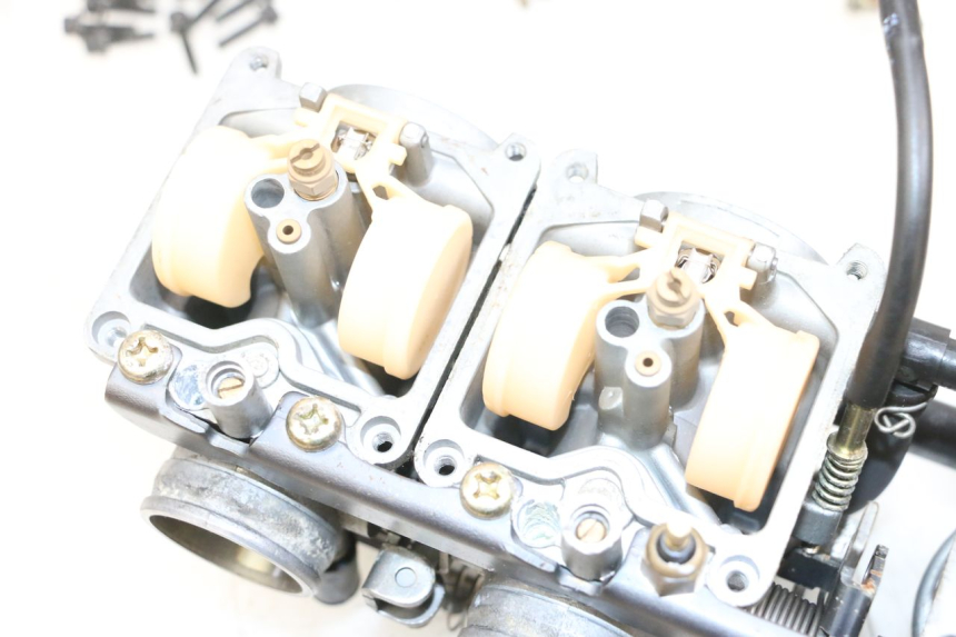 photo de CARBURETOR KAWASAKI ZR 7 750 (1999 - 2001) - Zoom on usage condition