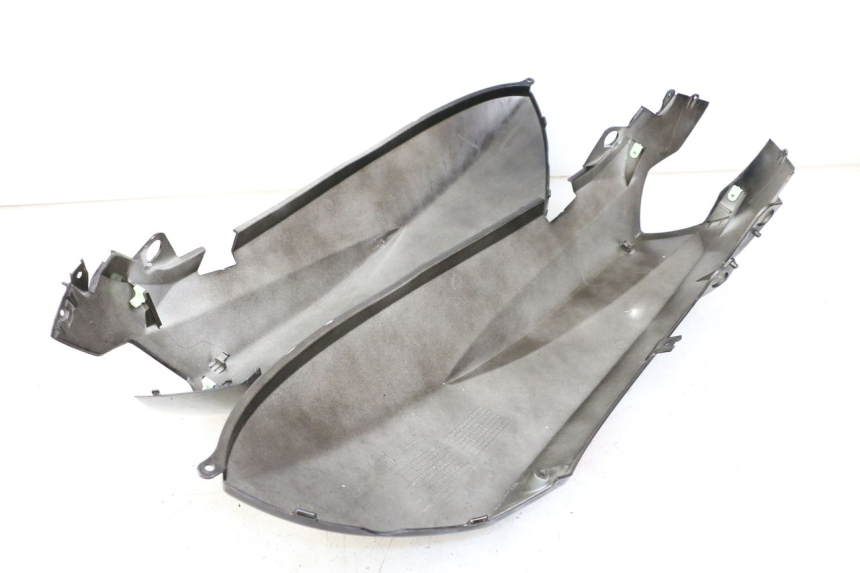 photo de REAR FAIRING PEUGEOT KISBEE 4T 50 (2018 - 2022)