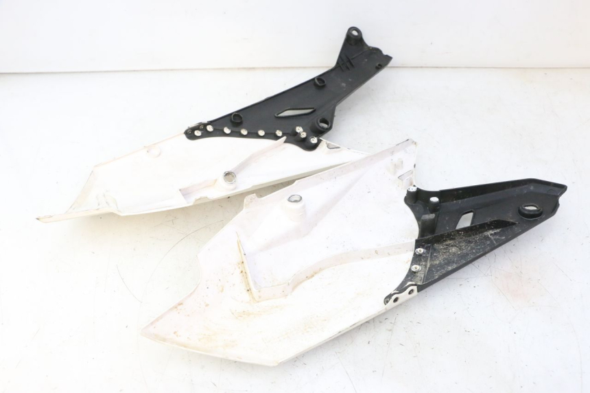 photo de REAR PANEL YAMAHA YZF YZ-F 450 (2014 - 2016)