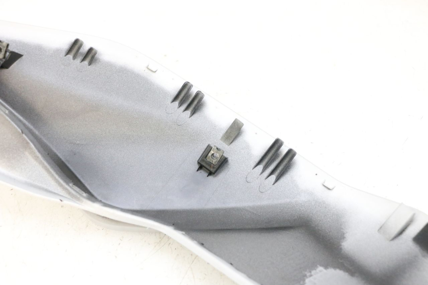 photo de RIGHT FUEL TANK PANEL YAMAHA MT-07 MT07 ABS 700 (2018 - 2020) - Technical close-up