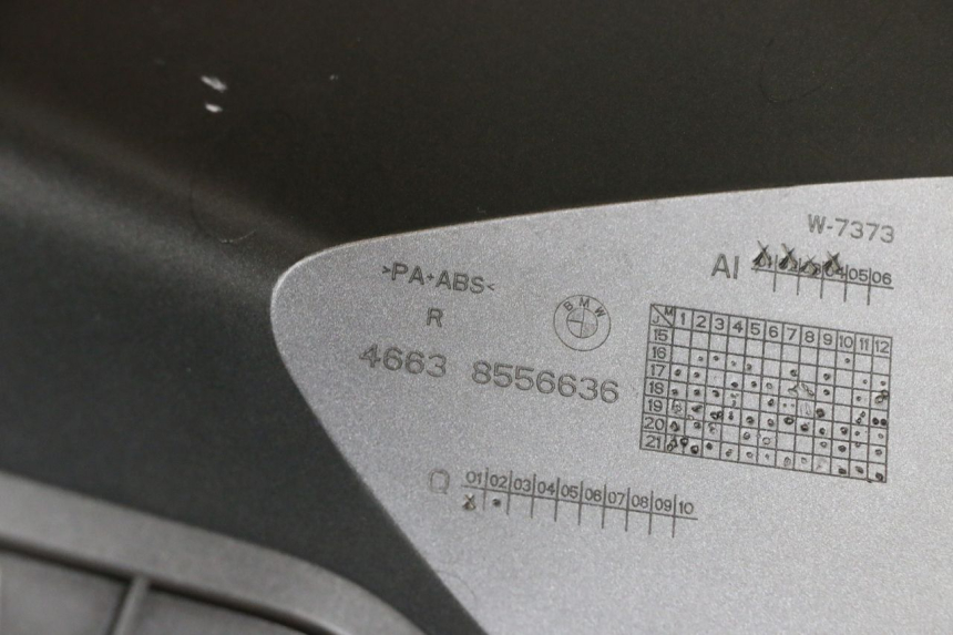 photo de RIGHT FUEL TANK PANEL BMW R GS 1250 (2021 - 2024) - Zoom on usage condition