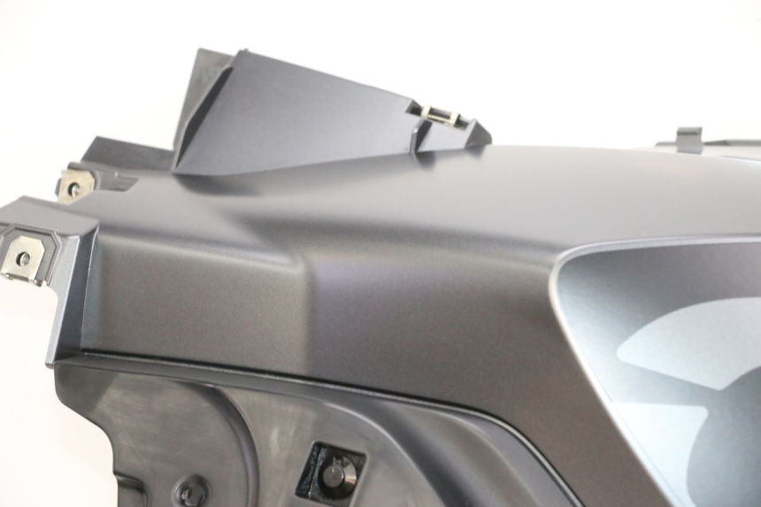 photo de LEFT FUEL TANK PANEL BMW R GS 1250 (2021 - 2024) - Focus on structure