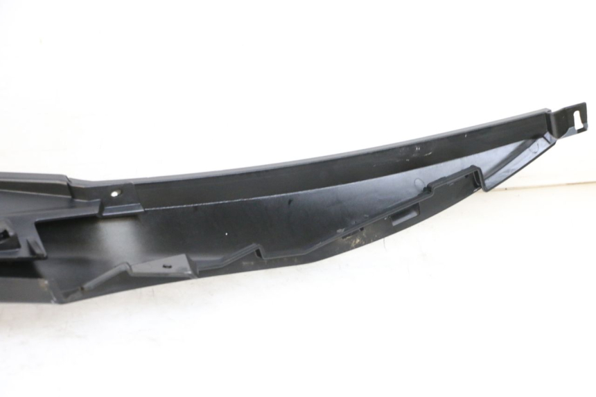 photo de FUEL TANK PANEL PIAGGIO MP3 HPE 350 (2018 - 2020) - Surface and material condition