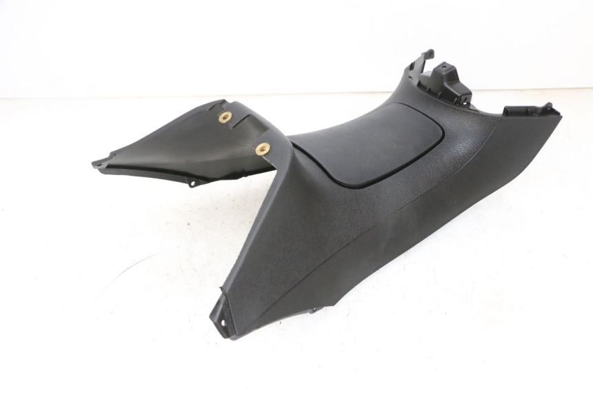 photo de FUEL TANK PANEL PIAGGIO MP3 HPE 300 (2019 - 2026) - Distinctive features