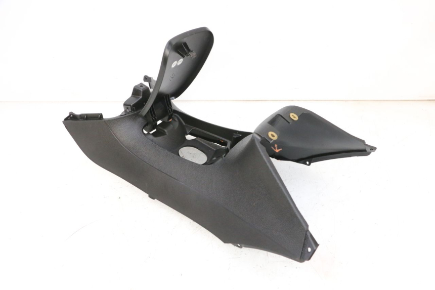 photo de FUEL TANK PANEL PIAGGIO MP3 HPE 300 (2019 - 2026) - Alternative perspective