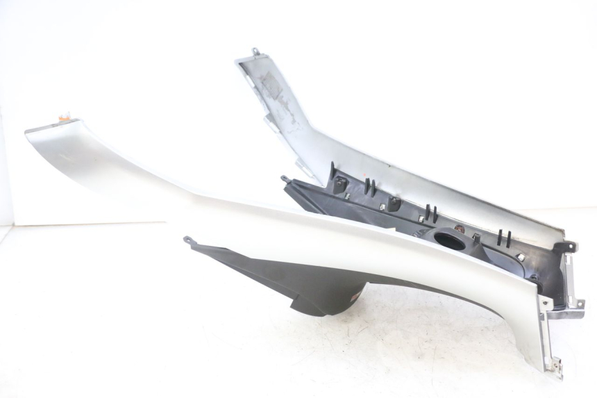 photo de FUEL TANK PANEL PIAGGIO MP3 LT 300 (2010 - 2016)