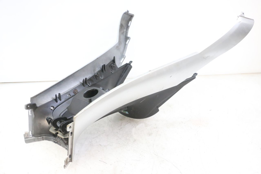 photo de FUEL TANK PANEL PIAGGIO MP3 LT 300 (2010 - 2016)