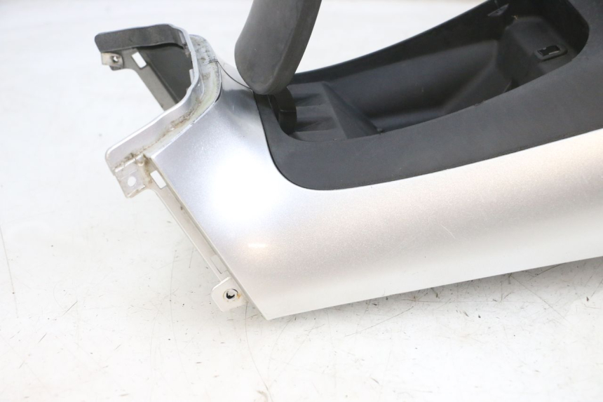 photo de FAIRING TANK PIAGGIO MP3 RL 250 (2007 - 2010) - Component zoom