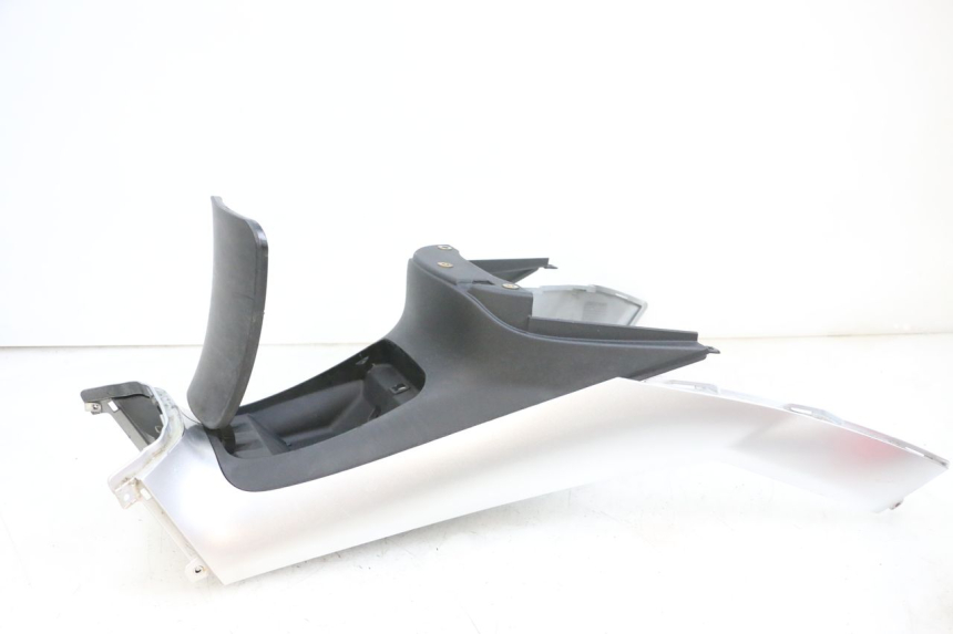 photo de FAIRING TANK PIAGGIO MP3 RL 250 (2007 - 2010) - High-resolution close-up