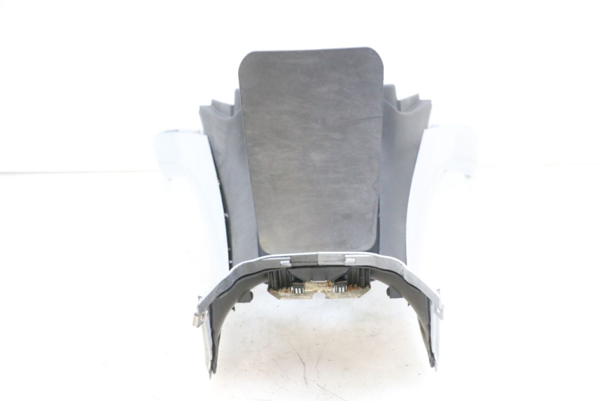 photo de FAIRING TANK PIAGGIO MP3 RL 250 (2007 - 2010) - Detailed visual inspection