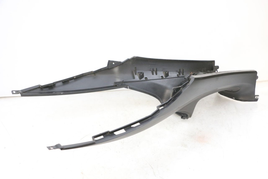 photo de FUEL TANK PANEL PIAGGIO MP3 500 (2016 - 2018) - Component zoom