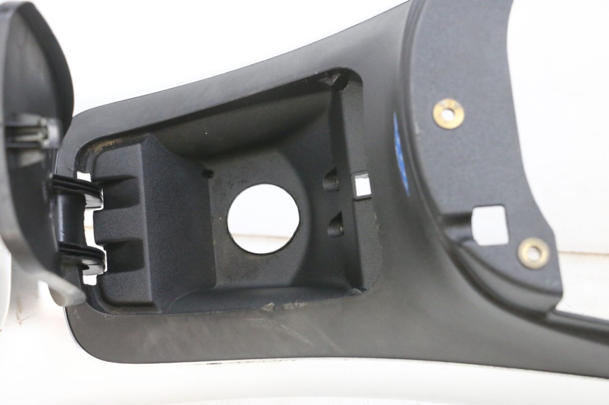 photo de FAIRING TANK PIAGGIO MP3 RL 250 (2007 - 2010) - High-resolution close-up