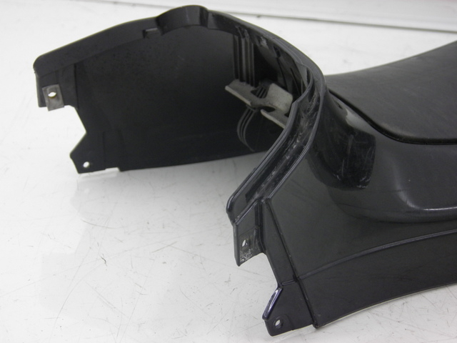 photo de FUEL TANK PANEL PIAGGIO XEVO - X EVO 125 (2010 - 2015) - Technical close-up