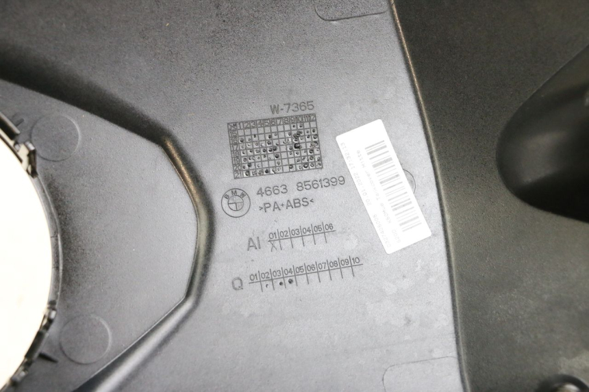 photo de FUEL TANK PANEL BMW R GS 1250 (2021 - 2024) - Zoom on usage condition