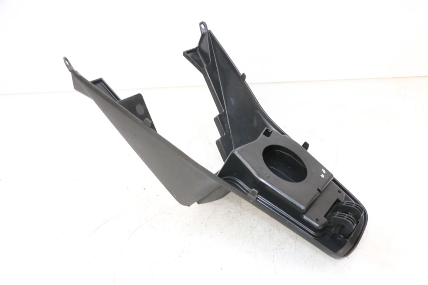 photo de FUEL TANK PANEL PEUGEOT SATELIS 125 (2013 - 2018) - Zoom on usage condition