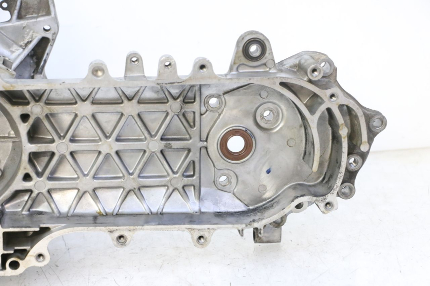 photo de ENGINE BOTTOM CASE KYMCO AGILITY NAKED RENOUVO 2T 50 (2011 - 2018)