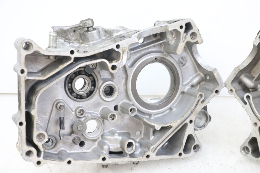 photo de Engine bottom case HYOSUNG GV AQUILA 125 (2000 - 2004)