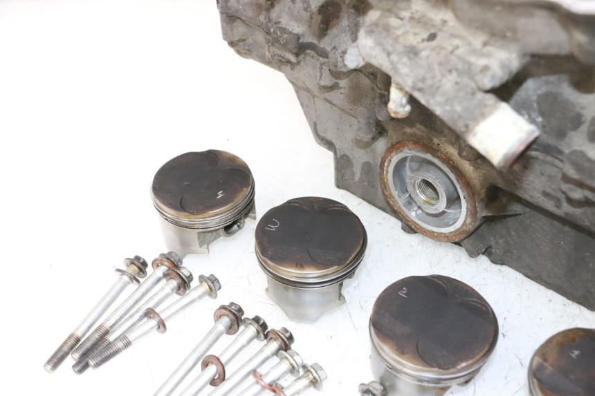 photo de ENGINE CRANKCASE HONDA CBR RR FIREBLADE 900 (1992 - 1994)