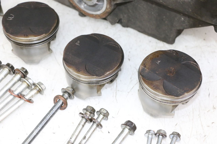 photo de ENGINE CRANKCASE HONDA CBR RR FIREBLADE 900 (1992 - 1994)