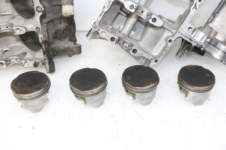 photo de ENGINE CRANKCASE HONDA CBR RR FIREBLADE 900 (1992 - 1994)