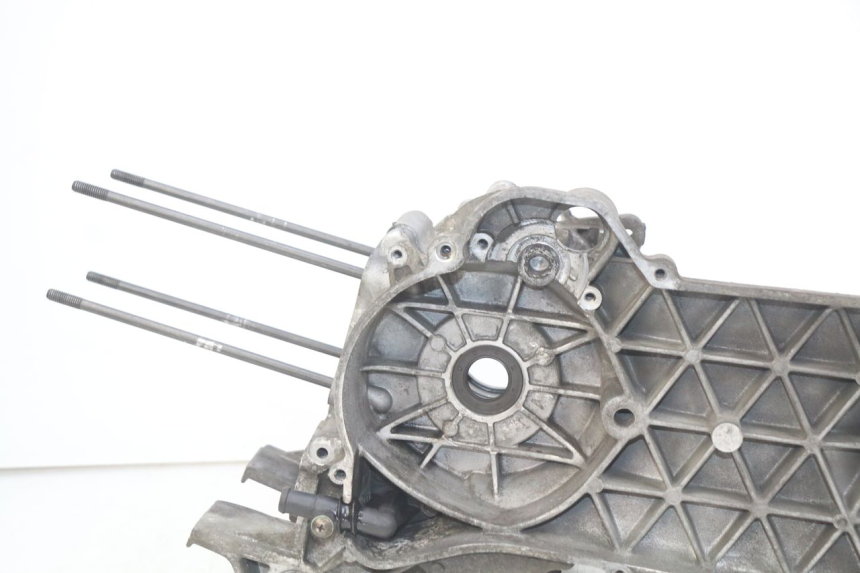 photo de ENGINE LOWER CASING PEUGEOT CITYSTAR 125 (2011 - 2017)