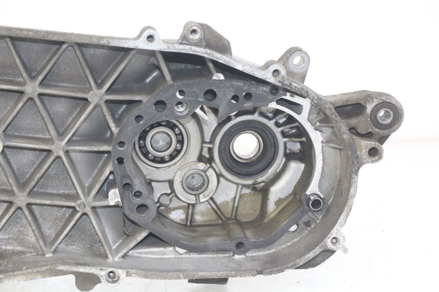 photo de ENGINE LOWER CASING PEUGEOT CITYSTAR 125 (2011 - 2017)