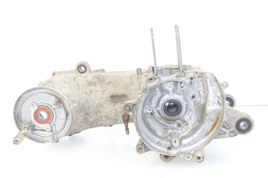 photo de ENGINE LOWER CASING SUZUKI CP 80 (1985 - 1996)