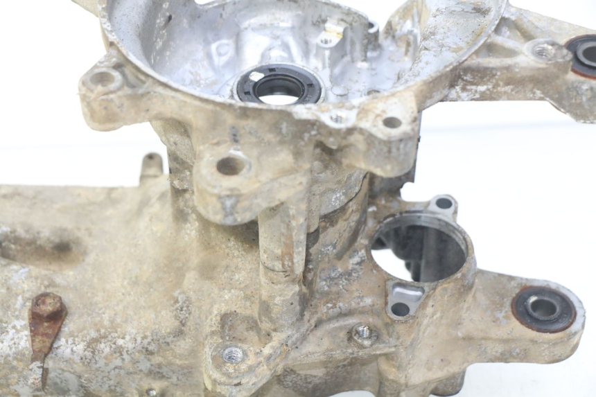 photo de ENGINE LOWER CASING SUZUKI CP 80 (1985 - 1996)
