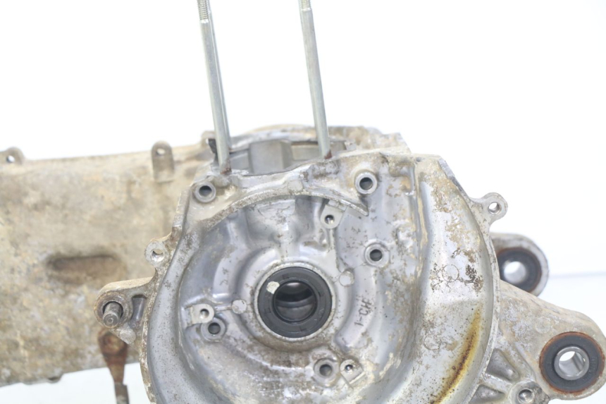 photo de ENGINE LOWER CASING SUZUKI CP 80 (1985 - 1996)