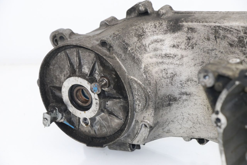 photo de ENGINE CRANKCASE PEUGEOT ELYSEO 125 (1999 - 2004)