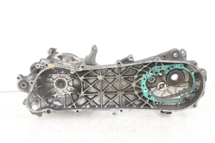 photo de ENGINE LOWER CASING PEUGEOT ELYSTAR 50 (2002 - 2014)