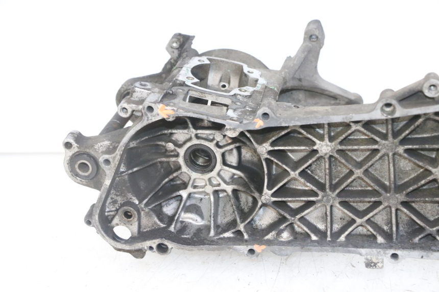 photo de ENGINE LOWER CASING PEUGEOT ELYSTAR 50 (2002 - 2014)