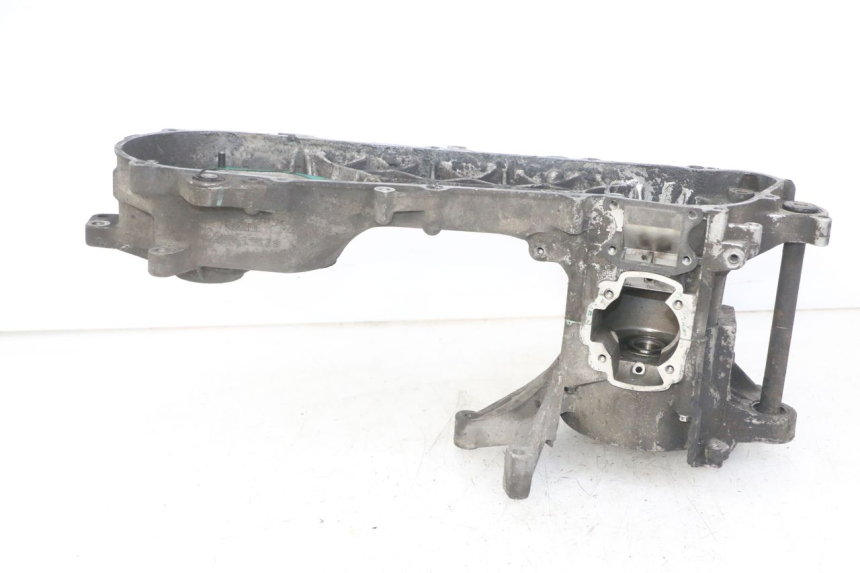 photo de ENGINE LOWER CASING PEUGEOT ELYSTAR 50 (2002 - 2014)