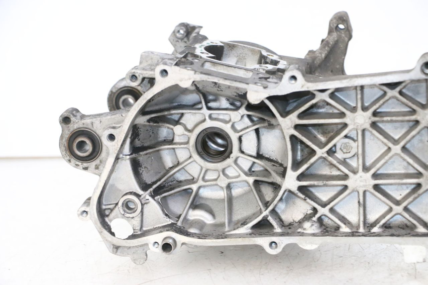 photo de ENGINE LOWER CASING PEUGEOT ELYSTAR 50 (2002 - 2014)