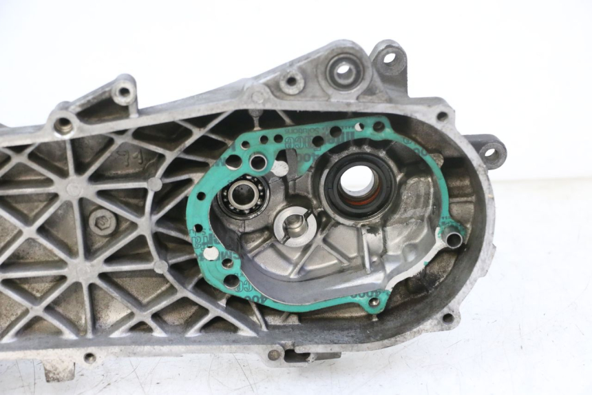 photo de ENGINE LOWER CASING PEUGEOT ELYSTAR 50 (2002 - 2014)