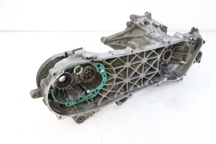 photo de ENGINE LOWER CASING PEUGEOT ELYSTAR 50 (2002 - 2014)