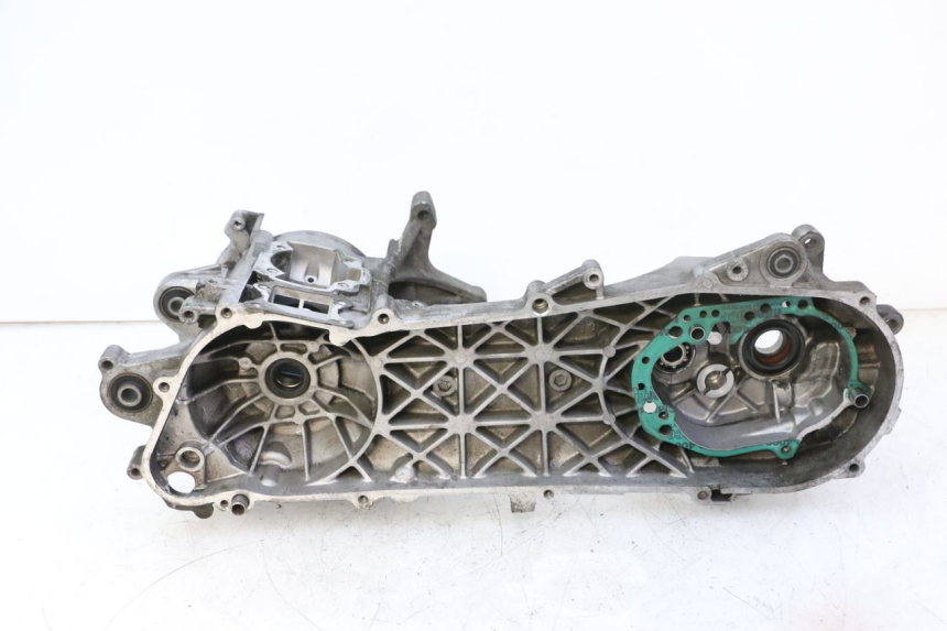 photo de ENGINE LOWER CASING PEUGEOT ELYSTAR 50 (2002 - 2014)