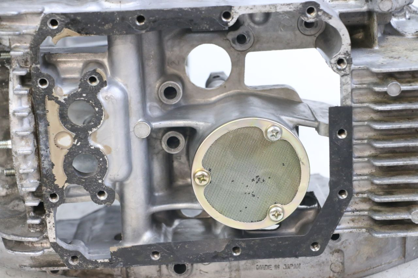 photo de ENGINE CRANKCASE SUZUKI GSX E 250 (1982 - 1983)