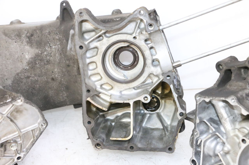 photo de ENGINE CRANKCASE DAELIM HISTORY 125 (2001 - 2002)