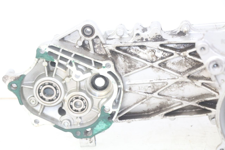 photo de ENGINE LOWER CASING SYM JET EURO X 2T 50 (2003 - 2007)