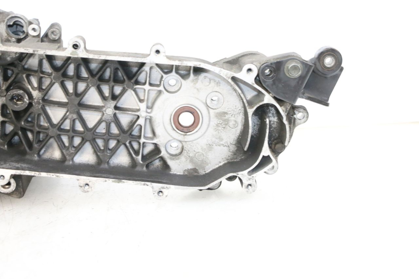 photo de ENGINE LOWER CASING SYM ORBIT III 3 4T 50 (2018 - 2021) - Focus on structure