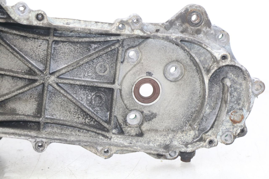 photo de ENGINE LOWER CASING PEUGEOT KISBEE 4T 50 (2018 - 2022)